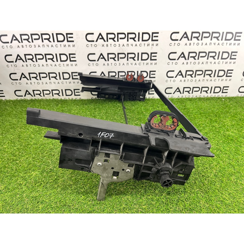 Рамка радиатора (кузов и элементы) BMW 5-series Gran Turismo F07 2011 3.0 N55B30 17117804617