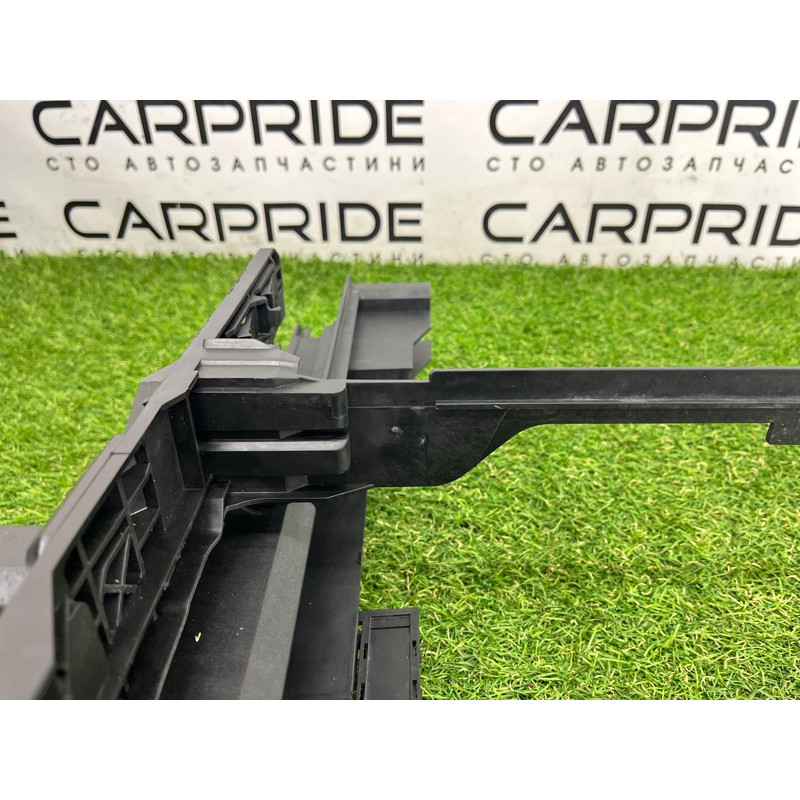 Рамка радиатора (кузов и элементы) BMW 5-series Gran Turismo F07 2011 3.0 N55B30 17117804617