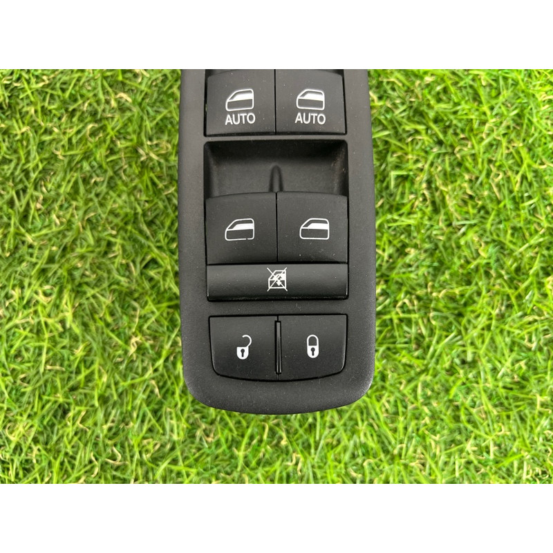 Блок кнопок стеклоподъемников (электрика / кнопки) Jeep Grand Cherokee WK2 2017 68319802AA