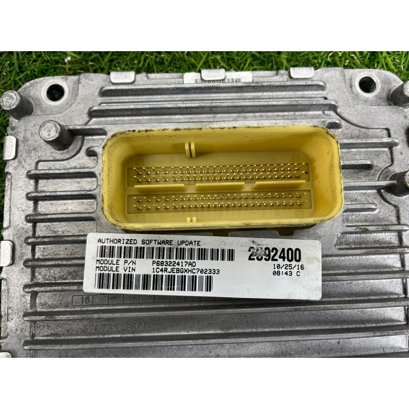 Блок управления двигателем (электрика / блок управления) Jeep Grand Cherokee WK2 2017 68243326AB