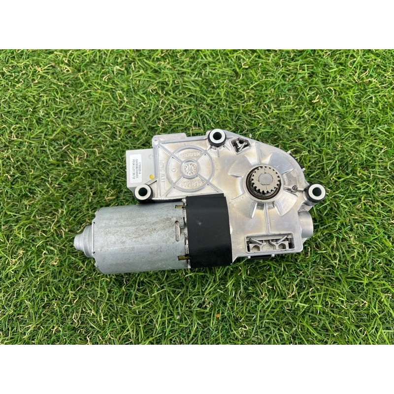 Мотор люка (электрика) Volkswagen Touareg NF 2012 3.6 CGRA 7P0959591C