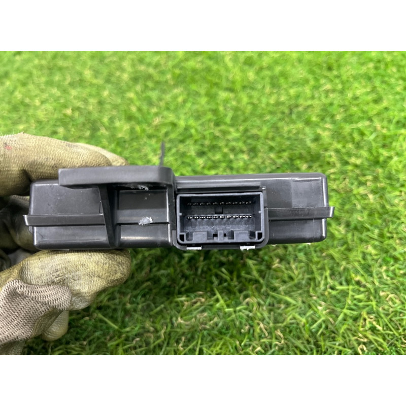 Блок бесключевого доступа (электрика / блок управления) Jeep Grand Cherokee WK2 2017 68211125AD