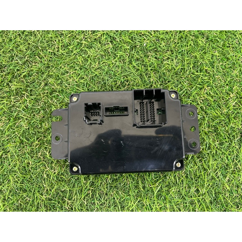 Блок управления климат-контролем (электрика / блок управления) Jeep Grand Cherokee WK2 2017 68310360AA