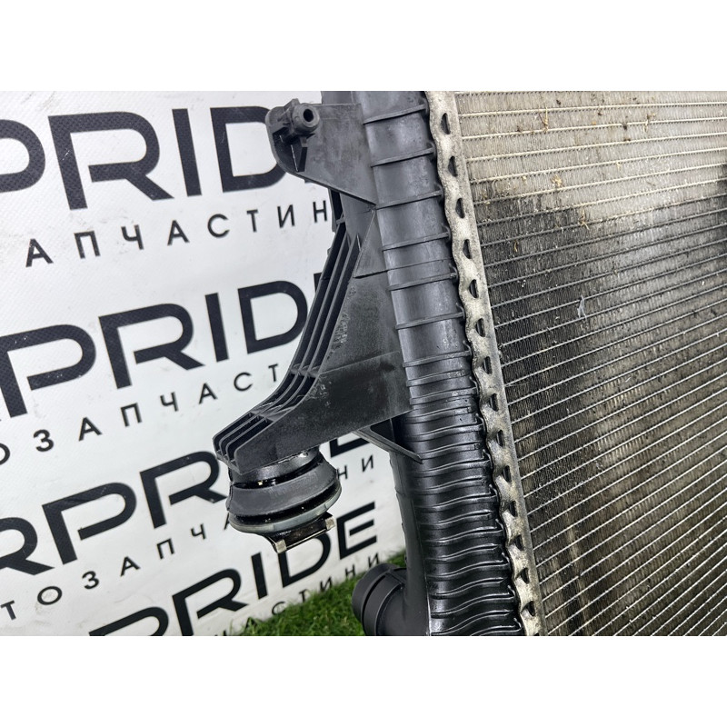 Радиатор охлаждения (система охлаждения) AUDI Q7 4L 2011 3.0 CATA 7L0121253A