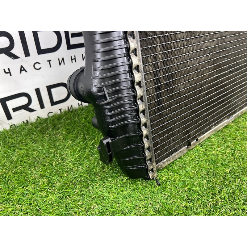 Радиатор охлаждения (система охлаждения) AUDI Q7 4L 2011 3.0 CATA 7L0121253A