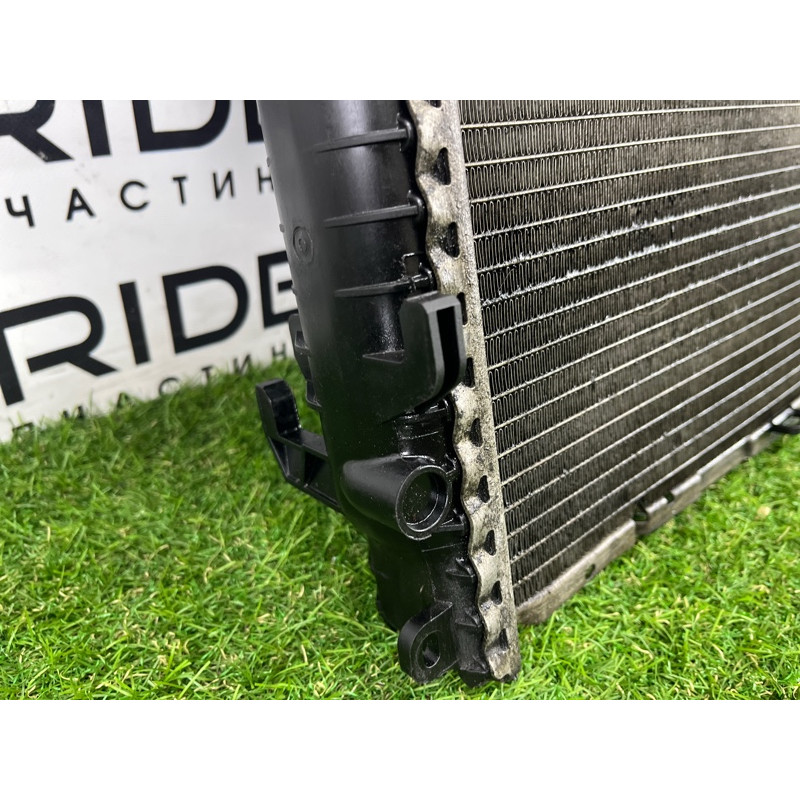 Радиатор охлаждения (система охлаждения) AUDI Q7 4L 2011 3.0 CATA 7L0121253A