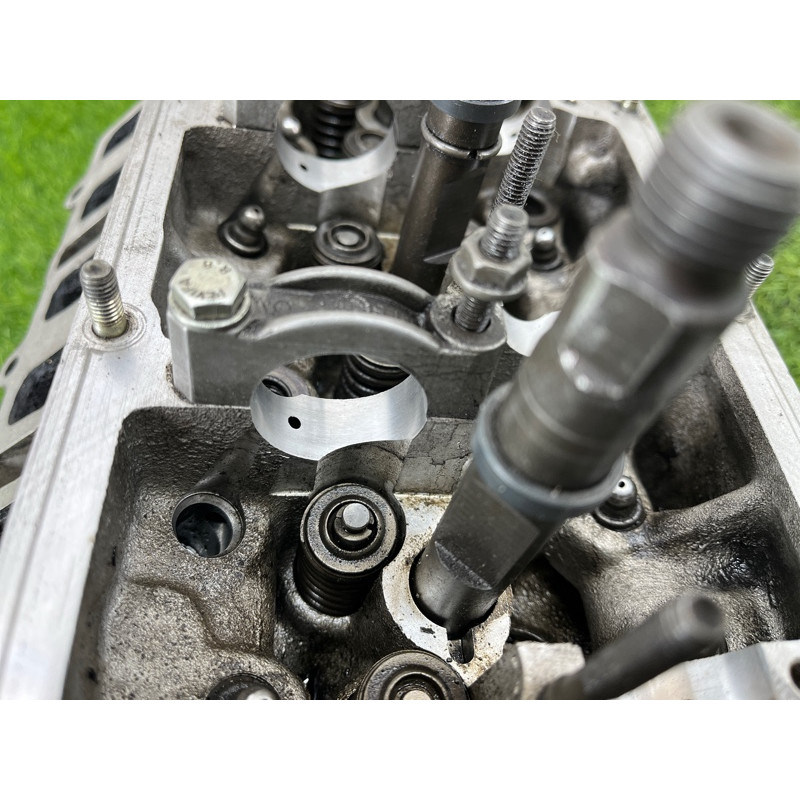 Головка блока цилиндров (двигатель и элементы) AUDI A6 C5 2001 2.5 AKE 059103373