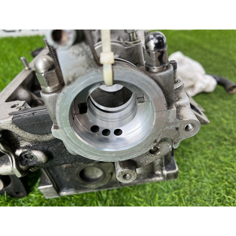 Головка блока цилиндров (двигатель и элементы) AUDI A6 C5 2001 2.5 AKE 059103373