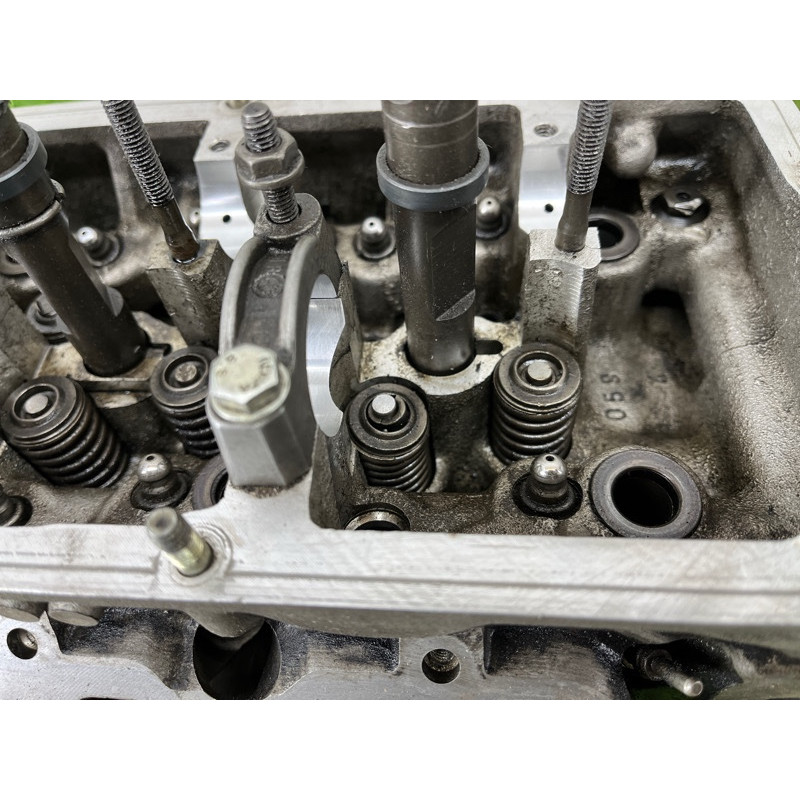 Головка блока цилиндров (двигатель и элементы) AUDI A6 C5 2001 2.5 AKE 059103373