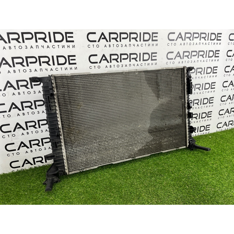 Радиатор охлаждения (система охлаждения) AUDI Q5 8R 2012 3.2 CALB 8K0121251AA