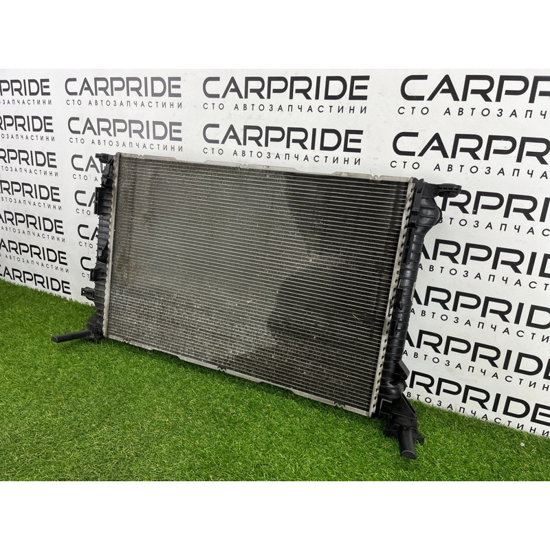 Радиатор охлаждения (система охлаждения) AUDI Q5 8R 2012 3.2 CALB 8K0121251AA