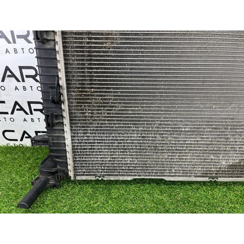 Радиатор охлаждения (система охлаждения) AUDI Q5 8R 2012 3.2 CALB 8K0121251AA