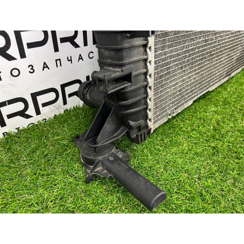 Радиатор охлаждения (система охлаждения) AUDI Q5 8R 2012 3.2 CALB 8K0121251AA