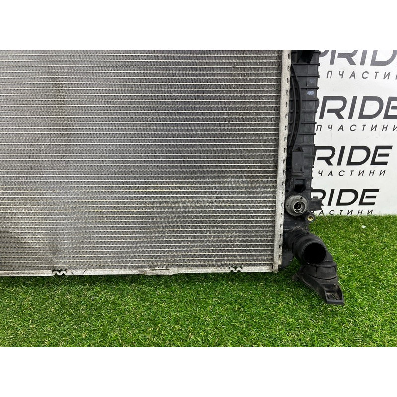 Радиатор охлаждения (система охлаждения) AUDI Q5 8R 2012 3.2 CALB 8K0121251AA