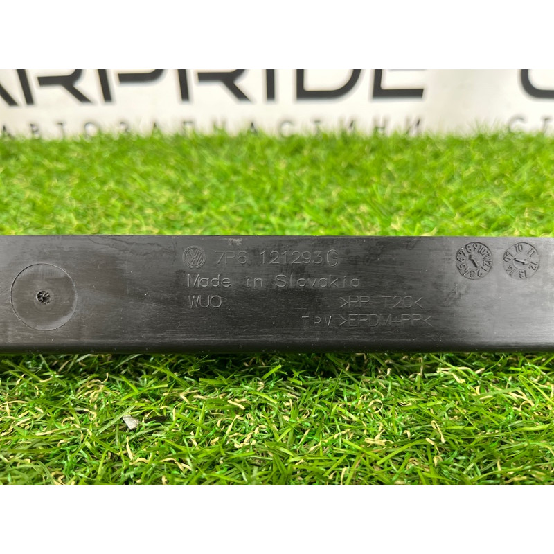 Воздуховод радиатора (кузов и элементы) Volkswagen Touareg NF 2012 3.6 CGRA 7P6121293G