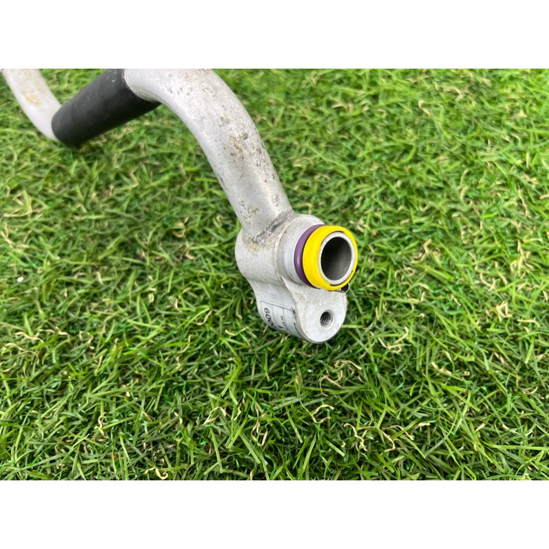 Трубка кондиционера (отопление и кондиционирование) AUDI A4 B8 2012 2.0 CAEB 8K0260701D