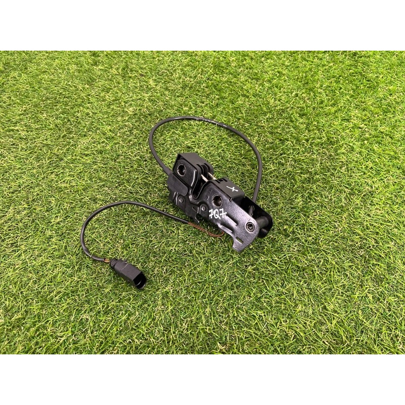 Замок капота (кузов и элементы) AUDI Q7 4L 2011 3.0 CATA 4L0823509B
