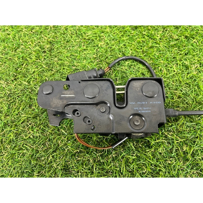 Замок капота (кузов и элементы) AUDI Q7 4L 2011 3.0 CATA 4L0823509B