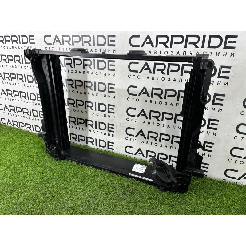 Рамка радіатора (кузов і елементи) BMW 5-series F10 2013 N63B44 17117625981