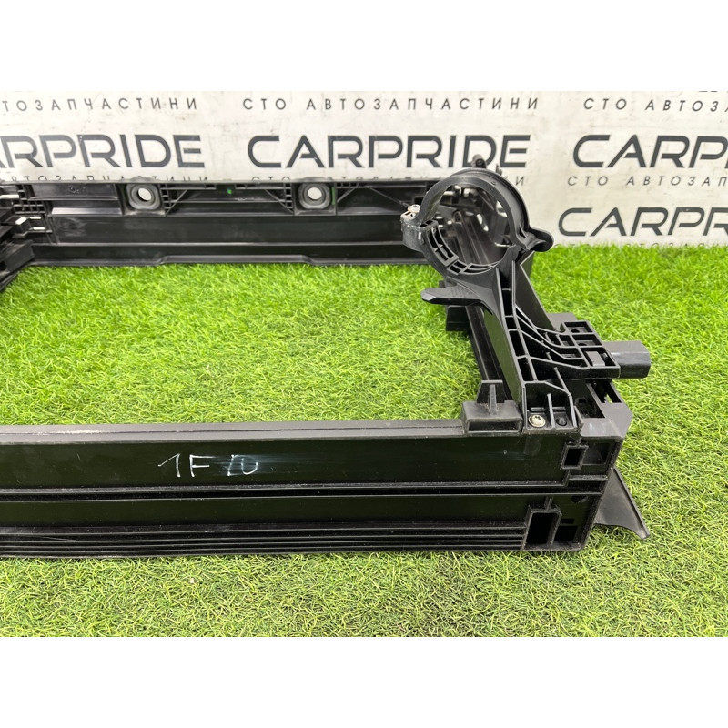 Рамка радіатора (кузов і елементи) BMW 5-series F10 2013 N63B44 17117625981