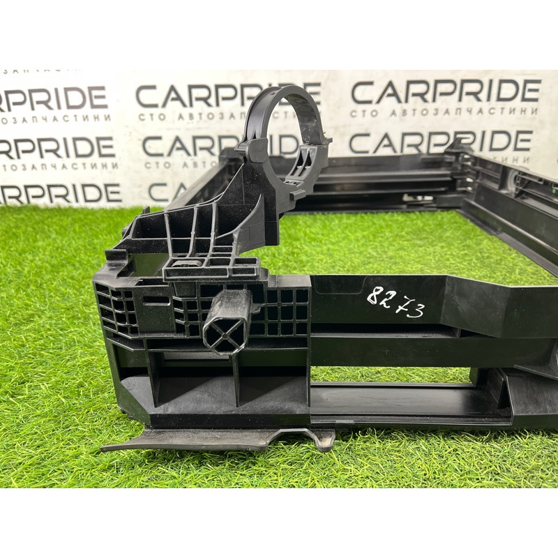 Рамка радіатора (кузов і елементи) BMW 5-series F10 2013 N63B44 17117625981