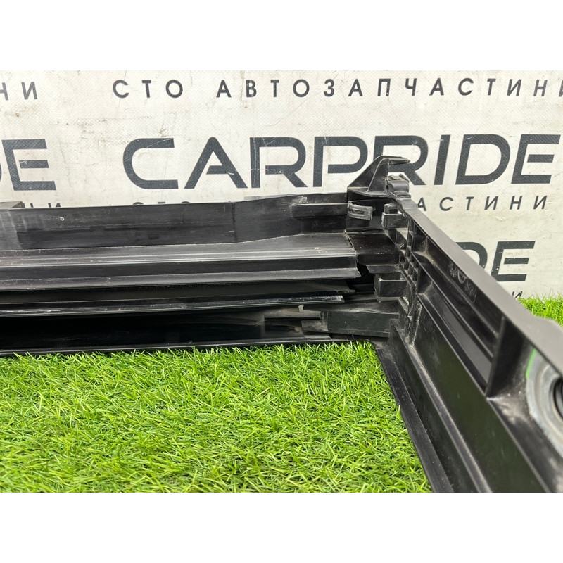 Рамка радіатора (кузов і елементи) BMW 5-series F10 2013 N63B44 17117625981