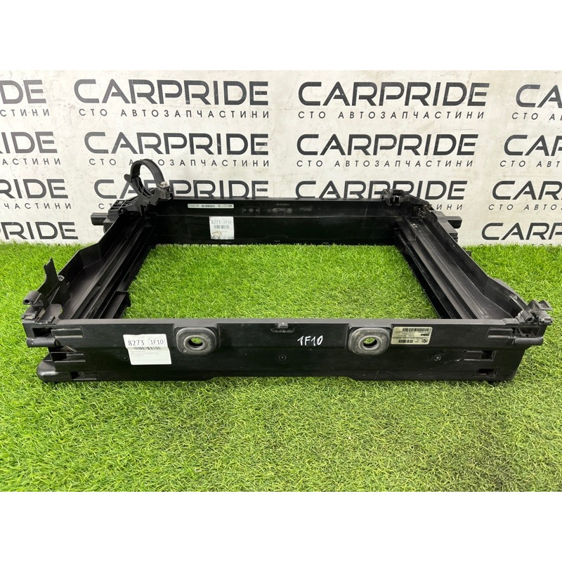 Рамка радіатора (кузов і елементи) BMW 5-series F10 2013 N63B44 17117625981