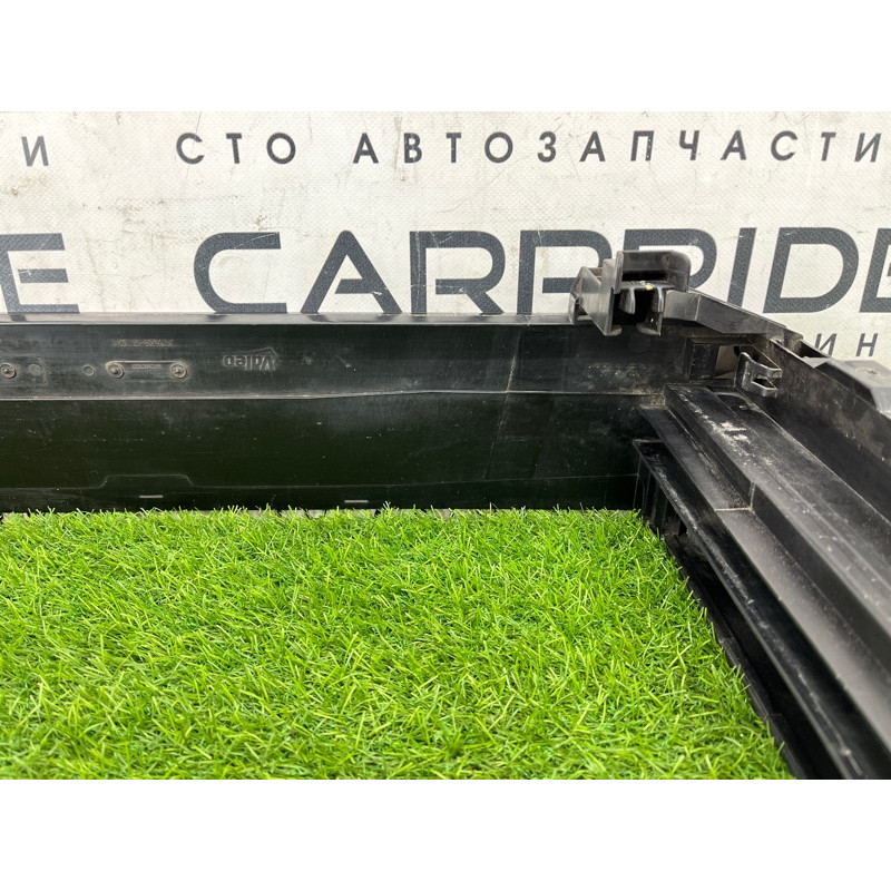 Рамка радіатора (кузов і елементи) BMW 5-series F10 2013 N63B44 17117625981