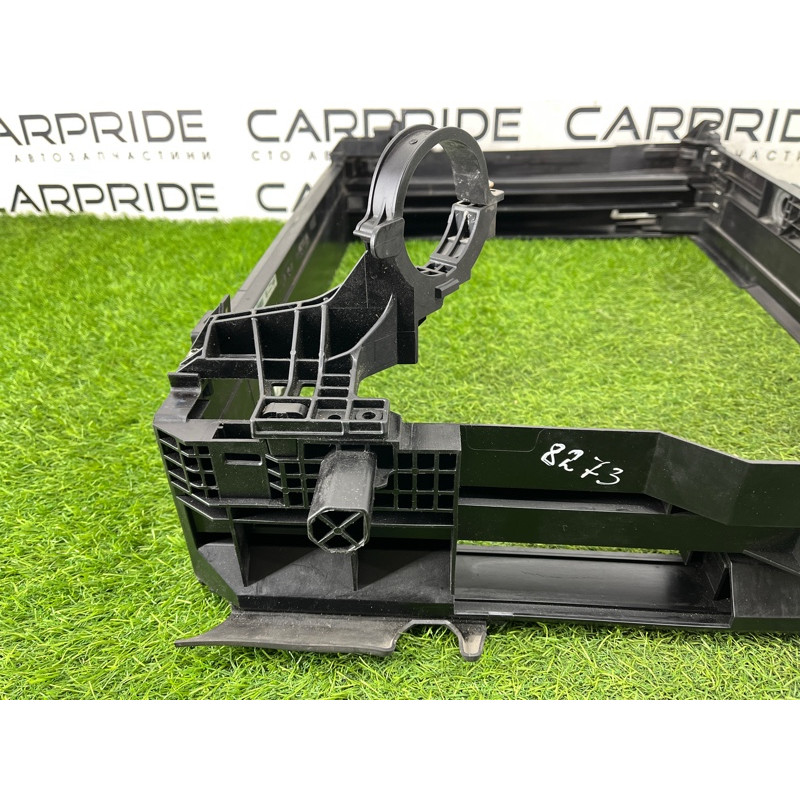 Рамка радіатора (кузов і елементи) BMW 5-series F10 2013 N63B44 17117625981