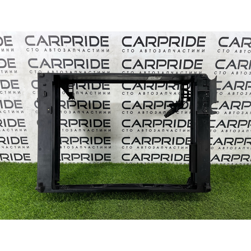 Рамка радіатора (кузов і елементи) BMW 5-series F10 2013 N63B44 17117625981