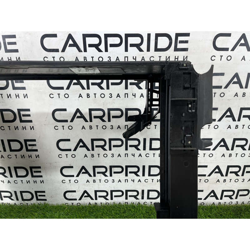 Рамка радіатора (кузов і елементи) BMW 5-series F10 2013 N63B44 17117625981