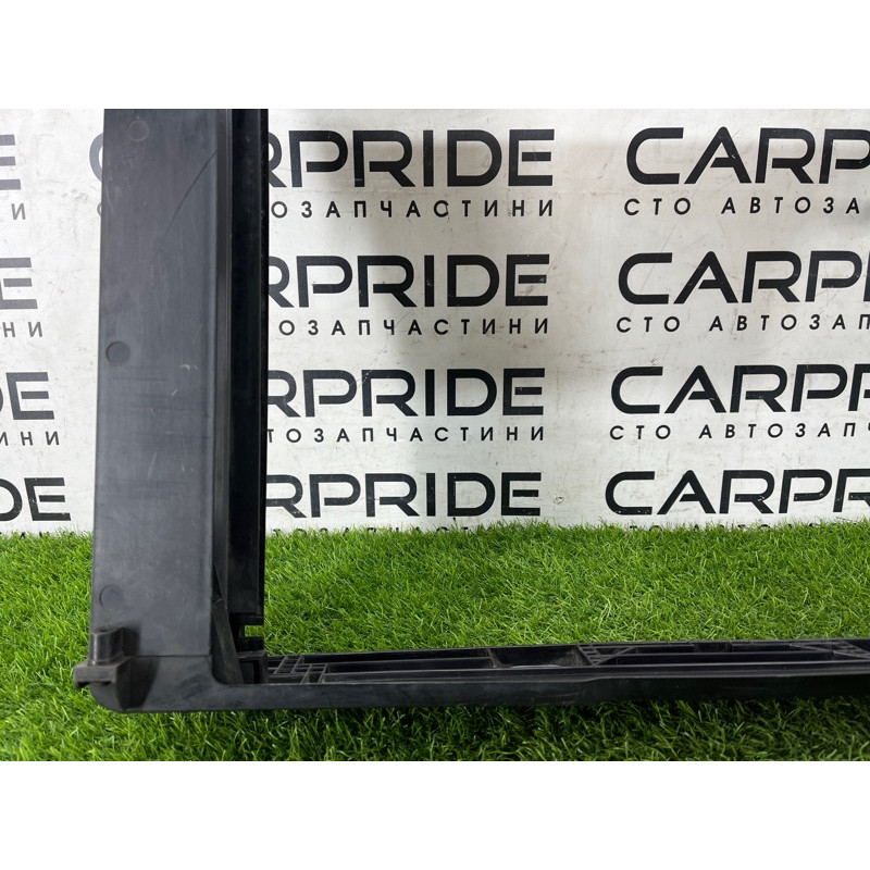 Рамка радіатора (кузов і елементи) BMW 5-series F10 2013 N63B44 17117625981