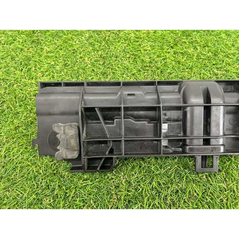 Крепление радиатора (кузов и элементы) BMW 3-series E93 2008 3.0 N54 17107524912