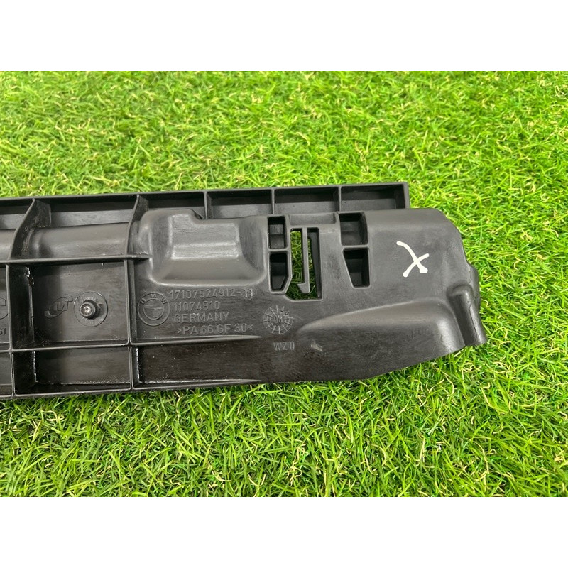 Крепление радиатора (кузов и элементы) BMW 3-series E93 2008 3.0 N54 17107524912