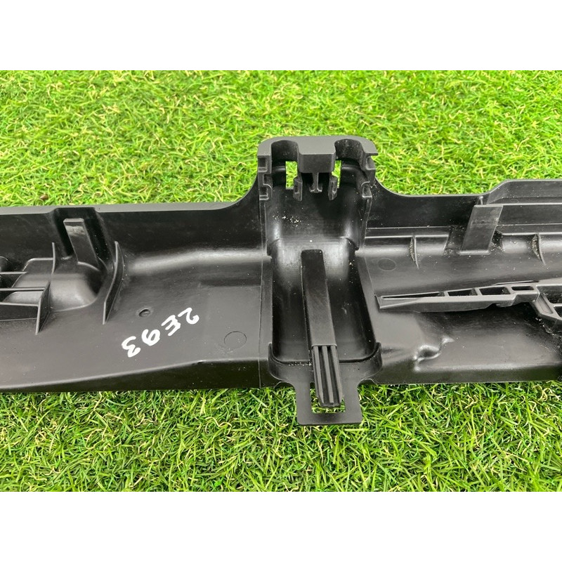 Крепление радиатора (кузов и элементы) BMW 3-series E93 2008 3.0 N54 17107524912