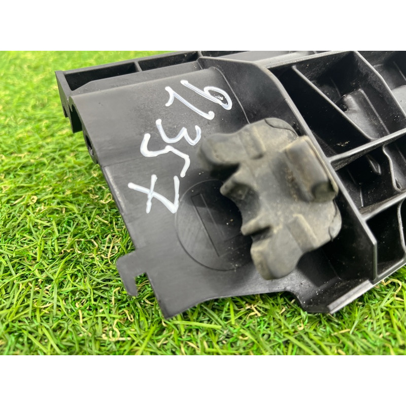 Крепление радиатора (кузов и элементы) BMW 3-series E93 2008 3.0 N54 17107524912