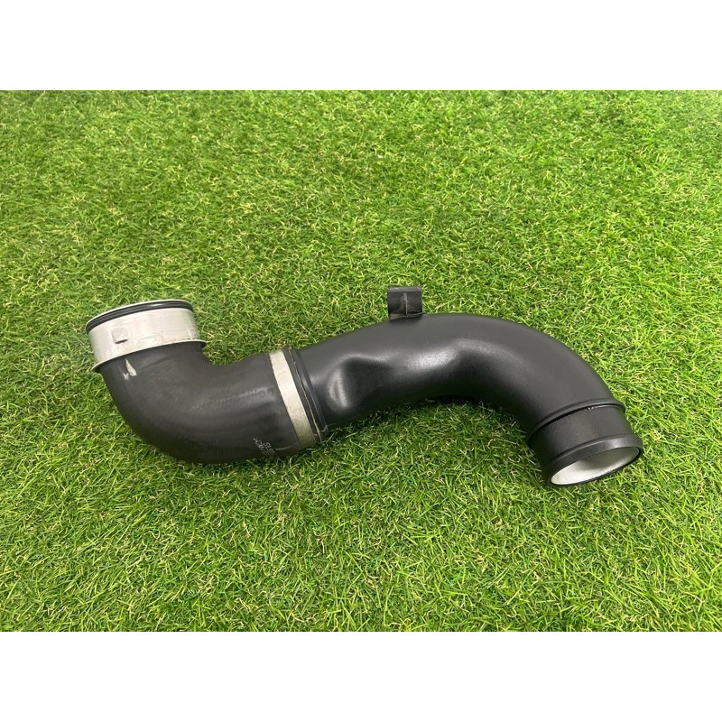 Патрубок интеркулера (двигатель и элементы) BMW 3-series E93 2008 3.0 N54 13717590304