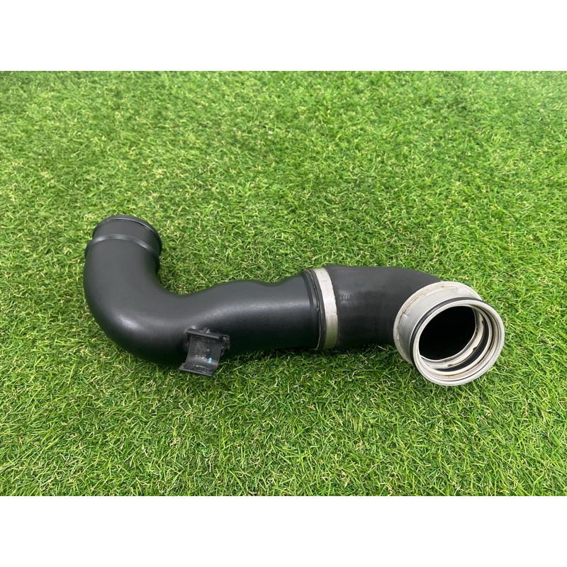 Патрубок интеркулера (двигатель и элементы) BMW 3-series E93 2008 3.0 N54 13717590304