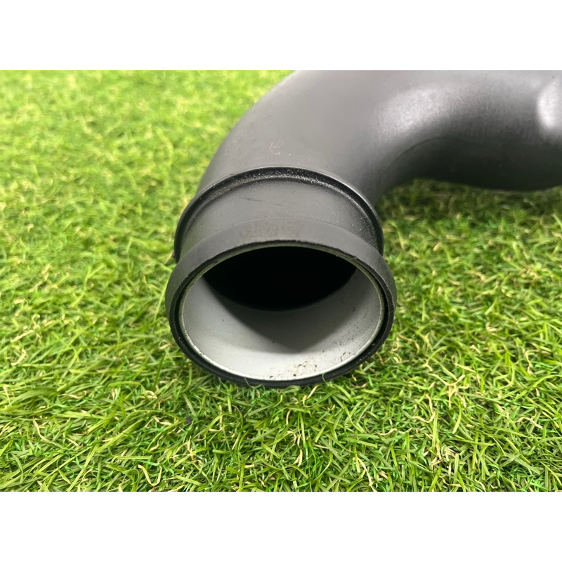 Патрубок интеркулера (двигатель и элементы) BMW 3-series E93 2008 3.0 N54 13717590304