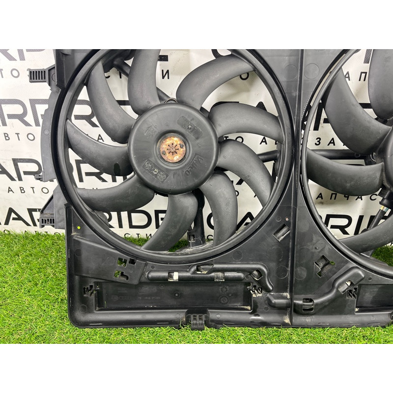 Вентилятор охлаждения радиатора (система охлаждения) AUDI A4 B8 2012 2.0 CAEB 8K0121207A