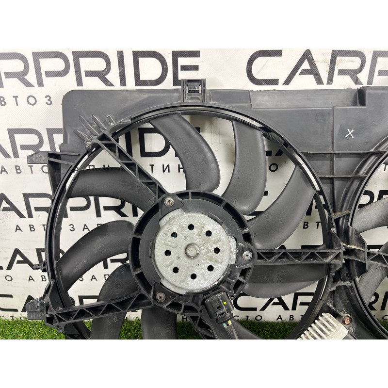 Вентилятор охлаждения радиатора (система охлаждения) AUDI A4 B8 2012 2.0 CAEB 8K0121207A