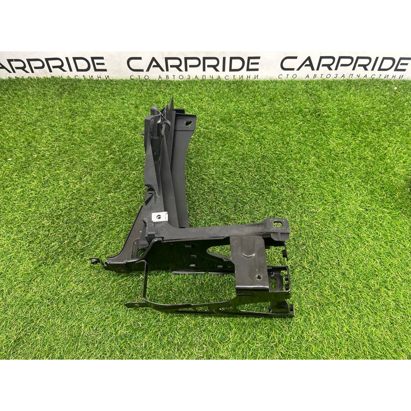 Кронштейн фары (кузов и элементы) BMW 7-series F02 2011 4.4 N63 51647184160