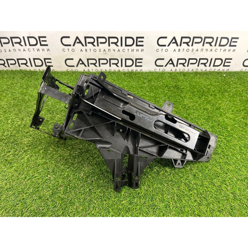 Кронштейн фары (кузов и элементы) BMW 7-series F02 2011 4.4 N63 51647184160