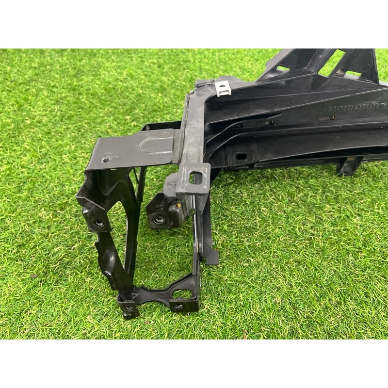 Кронштейн фары (кузов и элементы) BMW 7-series F02 2011 4.4 N63 51647184160