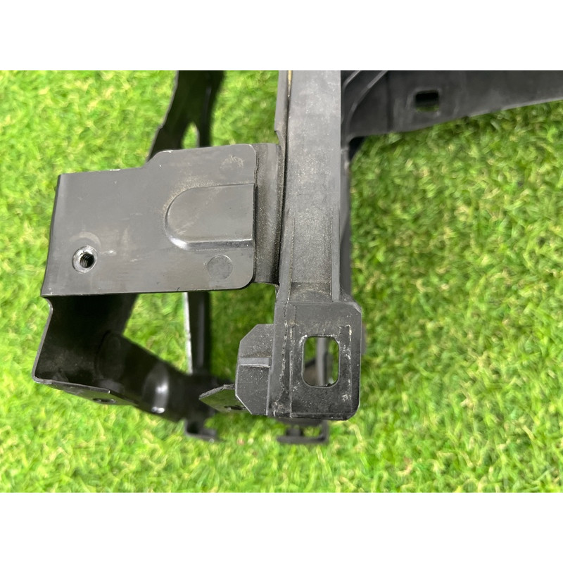 Кронштейн фары (кузов и элементы) BMW 7-series F02 2011 4.4 N63 51647184160