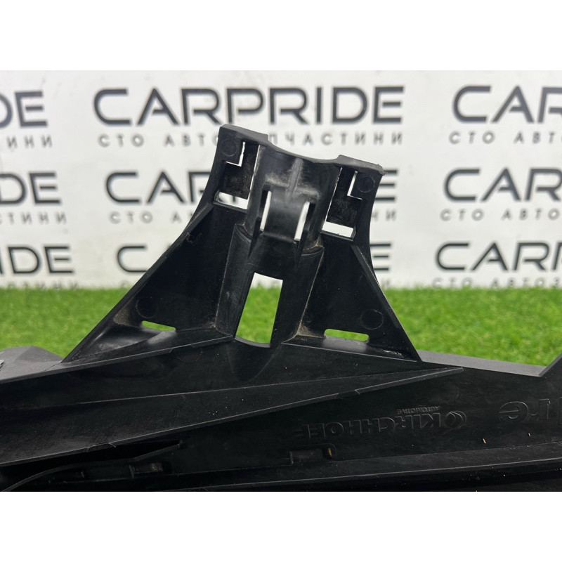 Кронштейн фары (кузов и элементы) BMW 7-series F02 2011 4.4 N63 51647184160