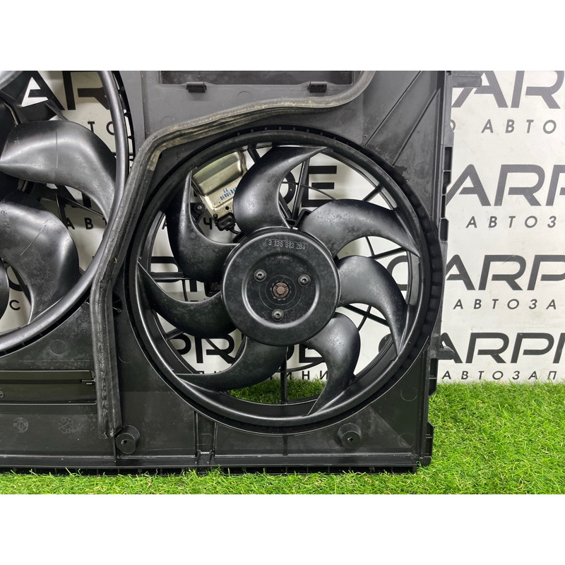 Вентилятор охлаждения радиатора (система охлаждения) AUDI Q7 4L 2011 3.0 CATA 7L0121207E