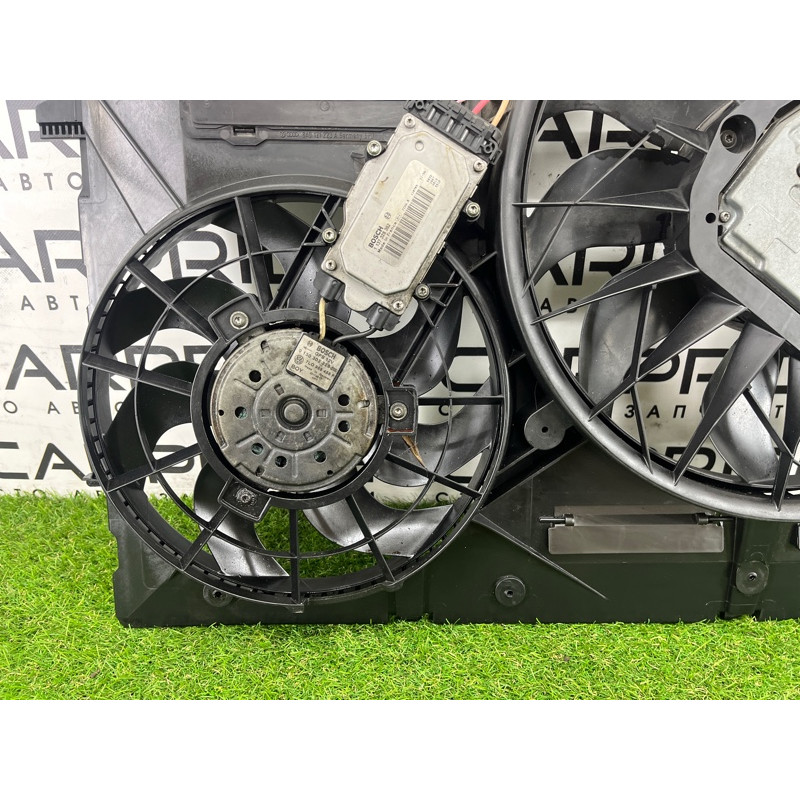 Вентилятор охлаждения радиатора (система охлаждения) AUDI Q7 4L 2011 3.0 CATA 7L0121207E