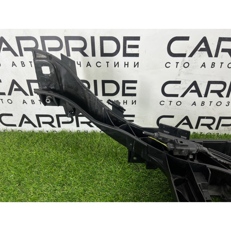 Телевизор (передняя часть кузова) (наружные элементы кузова) AUDI Q5 8R 2012 3.2 CALB 8R0805594B