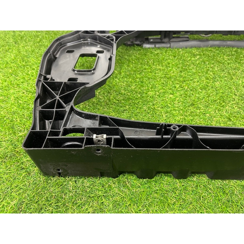 Телевизор (передняя часть кузова) (наружные элементы кузова) AUDI Q5 8R 2012 3.2 CALB 8R0805594B